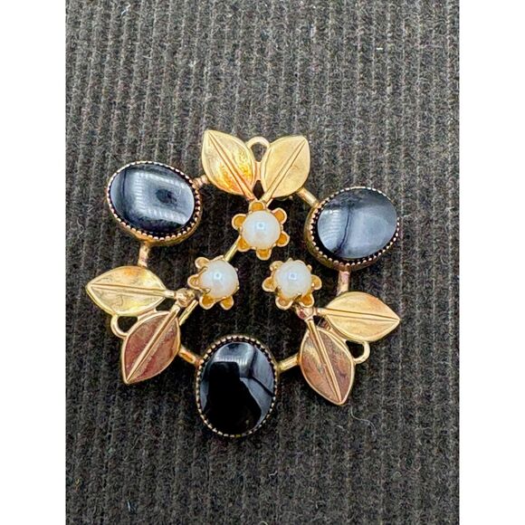Vintage Amco Onyx Faux Pearl 12K Gold Brooch Pin 1950s - Picture 3 of 5